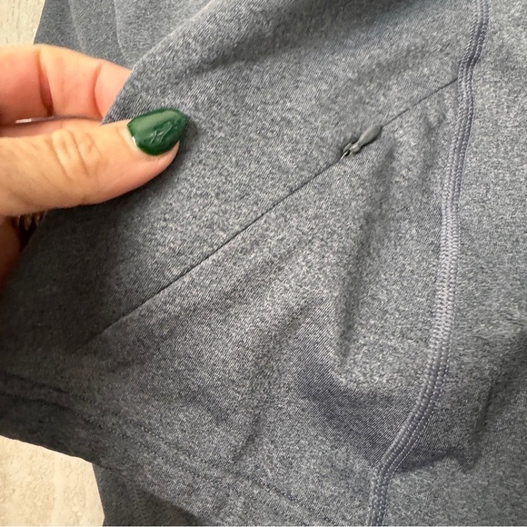 Under Armour 1/4 zip pullover top - Picture 7 of 7